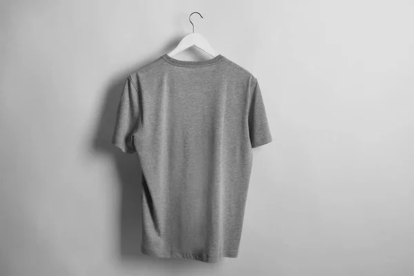 빈 회색 티셔츠 — 스톡 사진