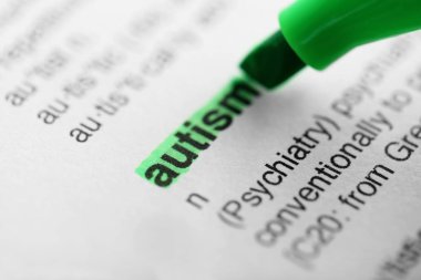 Yeşil Word'de otizm vurgulanmış