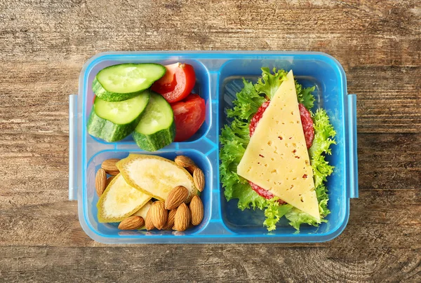 Lunchbox mit Essen — Stockfoto