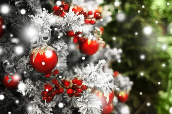 Albero di Natale decorato — Foto Stock