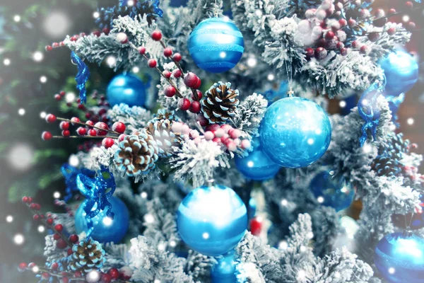 Geschmückter Weihnachtsbaum — Stockfoto