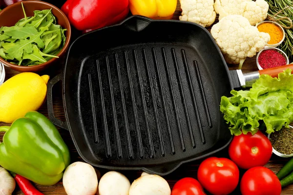 Grill pan avec des ingrédients — Photo