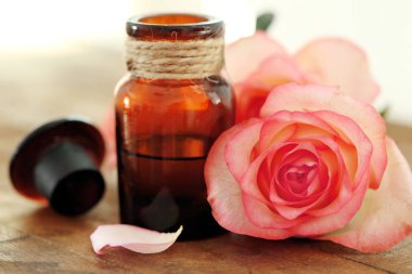 Aroma yağı Güllü şişe