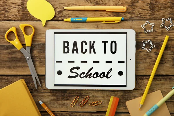 Tablet with text BACK TO SCHOOL — Stock Photo, Image