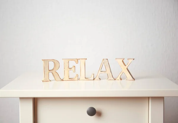 Wooden word RELAX — Stock Photo, Image