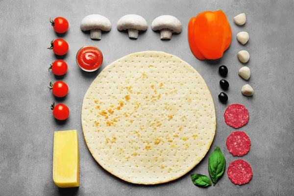 Raw pizza ingredients — Stock Photo, Image