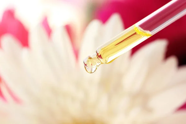 Pipette with essential oil — Stock Photo, Image