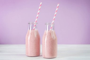 enfes çilekli milkshake