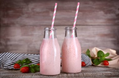 enfes çilekli milkshake