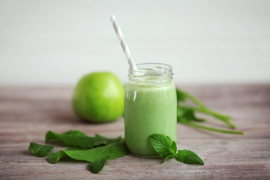 lezzetli elma muzlu süt