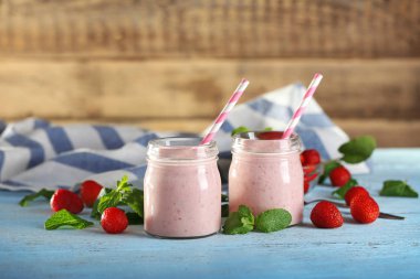 enfes çilekli milkshake