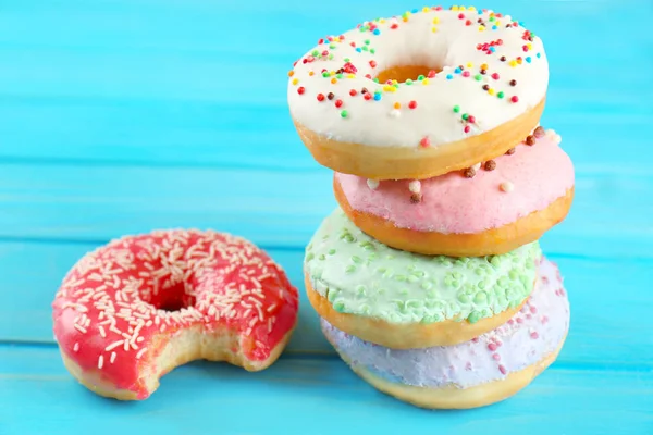 Stapel leckerer Donuts — Stockfoto