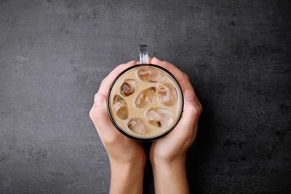 Iskallt kaffe med mjölk — Stockfoto