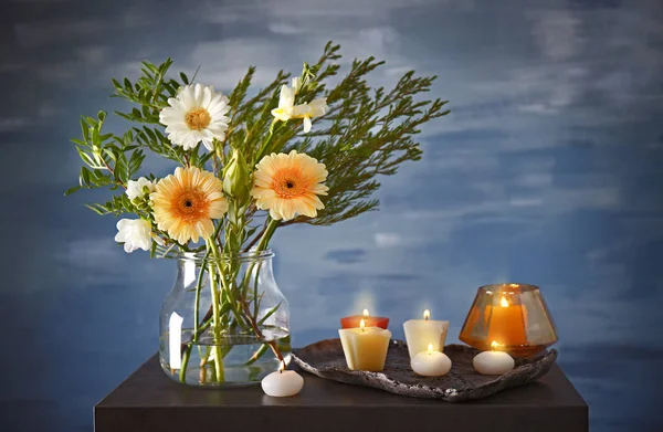 Beautiful flowers in vase — Stock Photo, Image