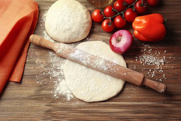 Pasta per pizza cruda — Foto Stock