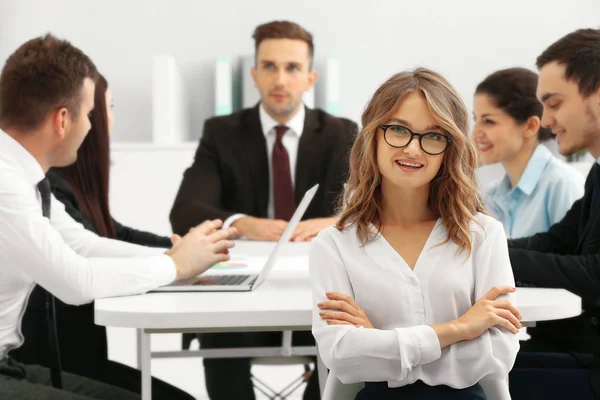 Businesswoman Colleagues Background Office — Stock Photo, Image