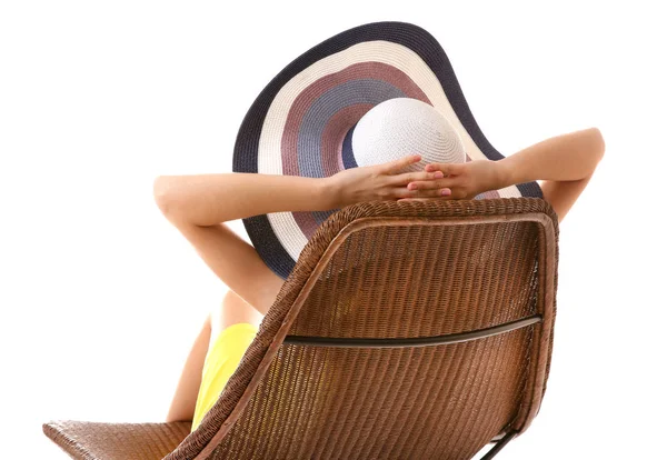 Chica relajante en silla de mimbre —  Fotos de Stock