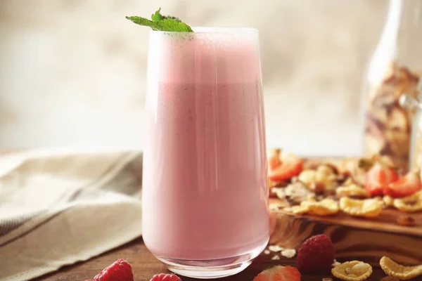 Delicious berry milkshake — Stock Photo, Image