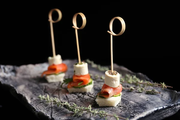 Conjunto de deliciosos canapés —  Fotos de Stock