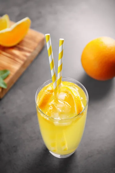 Uppfriskande orange drink — Stockfoto