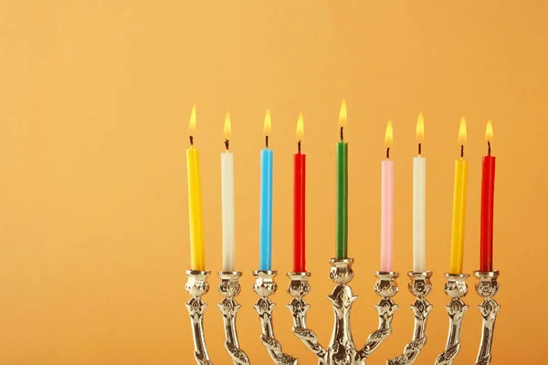 Menorah med ljus för Hanukkah — Stockfoto