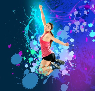 Sportif kadın zıplıyor