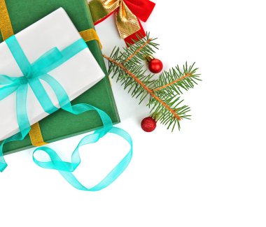 Noel süslemeleri ile sunar