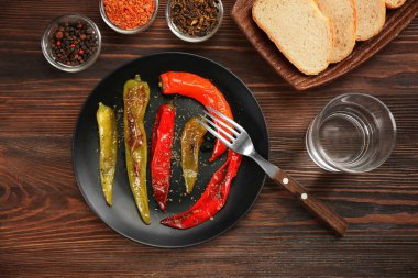 Izgara biber baharat ile