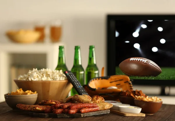 American Football Kijken Televisie Thuis Recreatie Amusementsconcept — Stockfoto