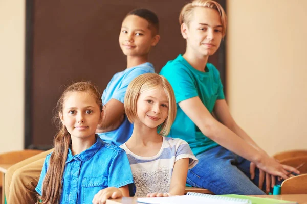 Lindos Niños Aula —  Fotos de Stock