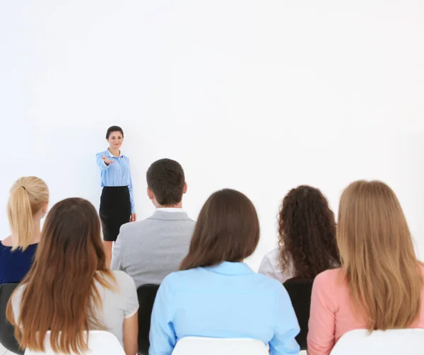 Gruppo Persone Presenti Alla Presentazione Aziendale — Foto Stock