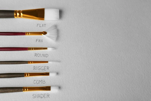 Make-up Pinsel auf weiß — Stockfoto