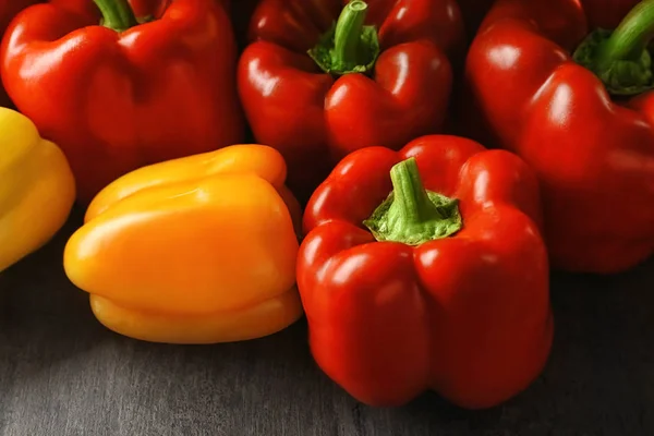 Set of sweet red and yellow peppers — Stock Photo, Image