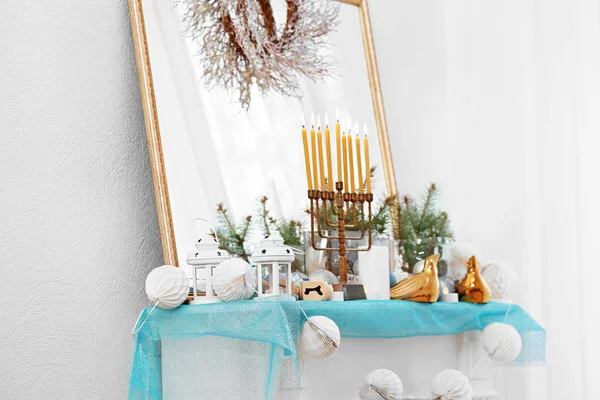 Camino decorato per Hanukkah — Foto Stock