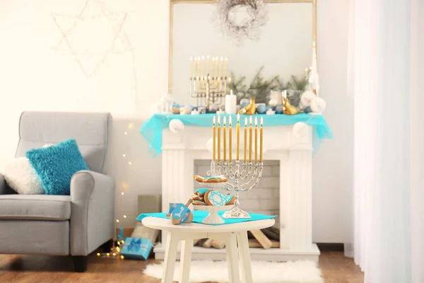 Sala de estar decorada para Hanukkah — Fotografia de Stock