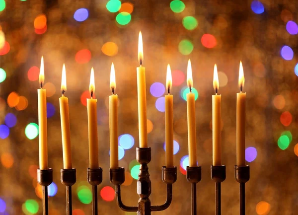 Menorah med ljus för Hanukkah — Stockfoto