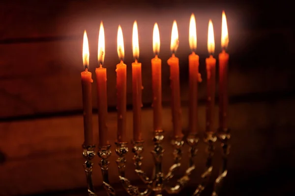 Menorah avec des bougies pour Hanoukka — Photo