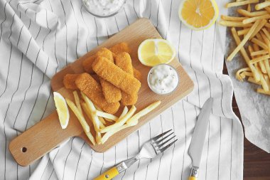 Lezzetli balık nuggets limonlu