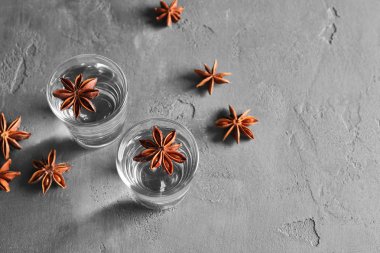 Votka gri masada anason ile