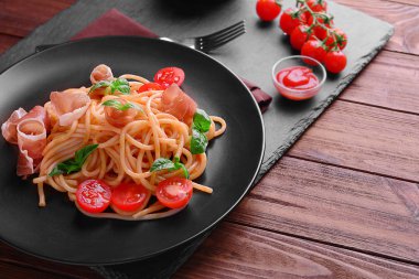 Amatriciana soslu spagetti 
