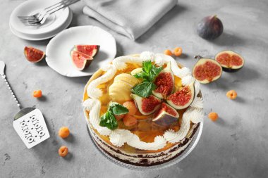 İncir ile lezzetli kremalı pasta