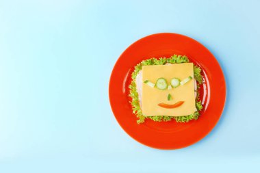 Komik sandviç ile kırmızı plaka