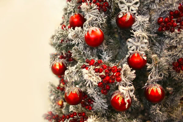 Gedecoreerde kerstboom — Stockfoto