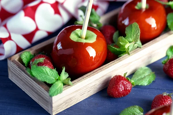 Candy apples with strawberries — Stock Photo, Image