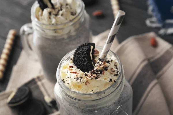 Delicioso postre de leche con dulces —  Fotos de Stock