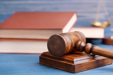 Hakimin tokmak ve stand