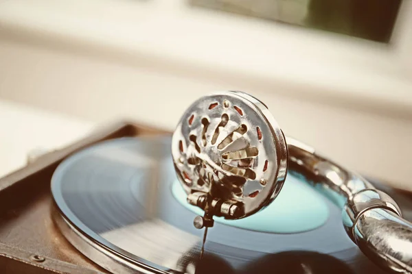 Eski gramofon yakın çekim — Stok fotoğraf