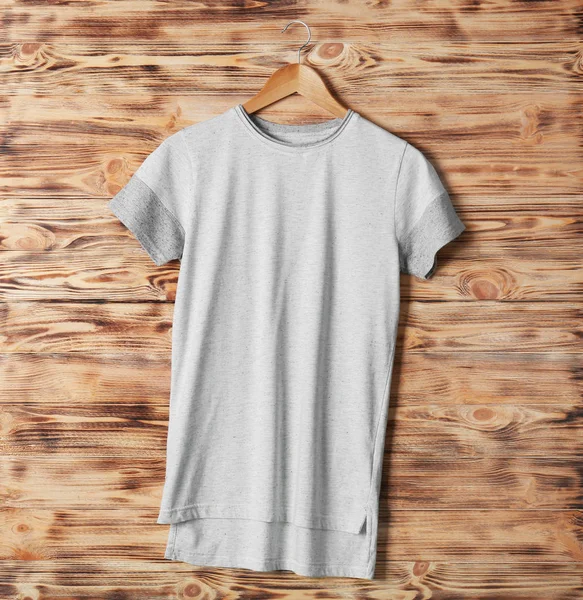 빈 회색 티셔츠 — 스톡 사진