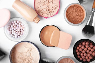 Makyaj ürünleri ve fırçalar