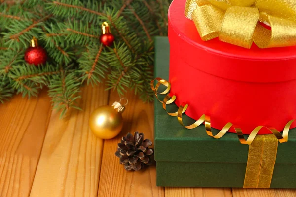 Presentes de Natal com decoração — Fotografia de Stock